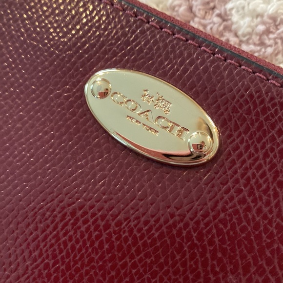 Coach Clutch - Picture 3 of 4